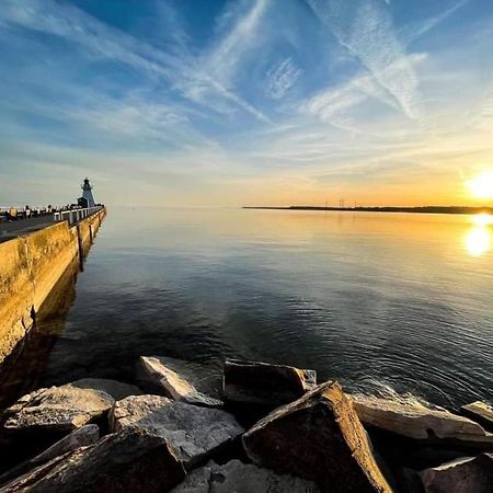 Luxe Lodges On Lake Erie Port Dover Ngoại thất bức ảnh
