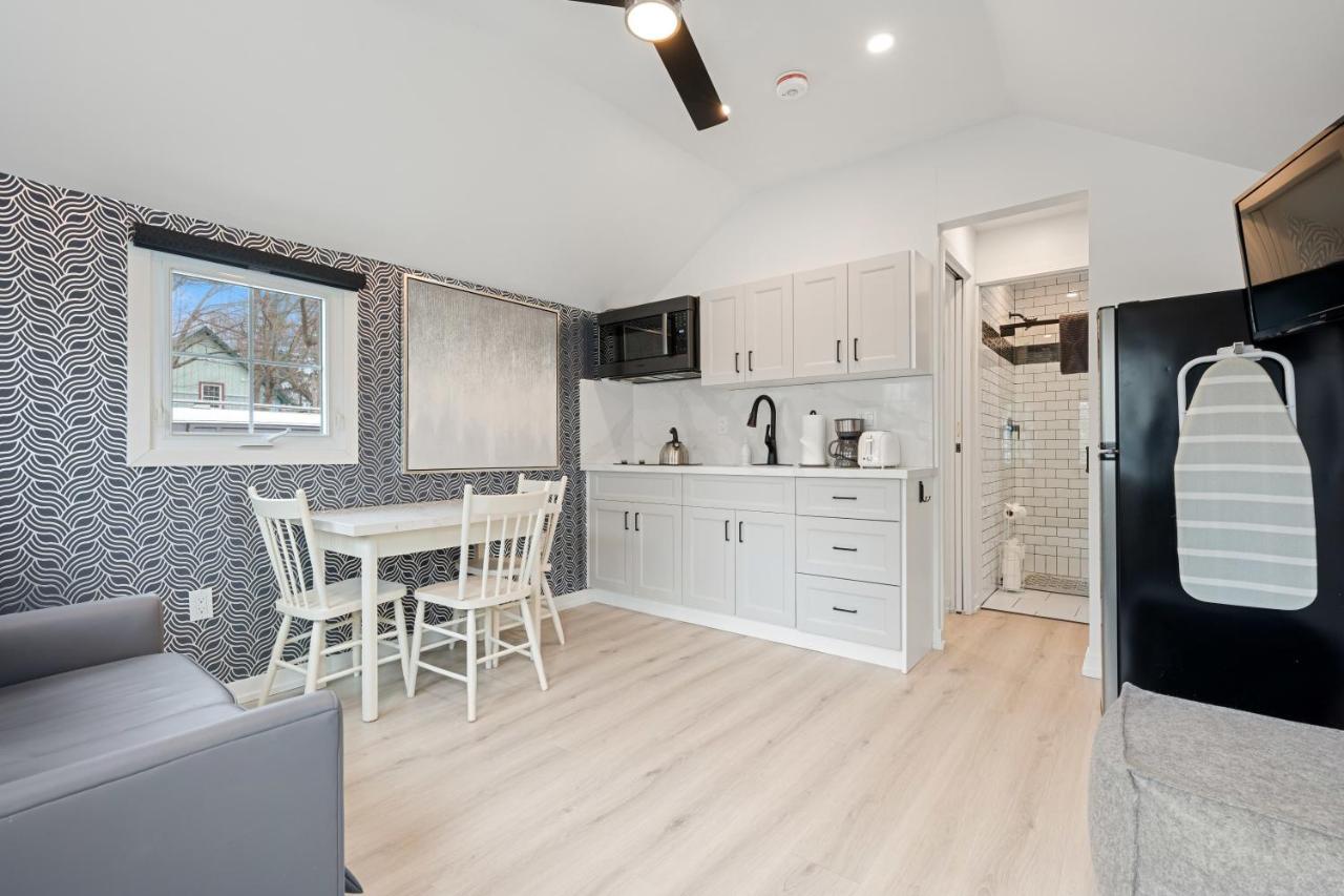 Luxe Lodges On Lake Erie Port Dover Ngoại thất bức ảnh