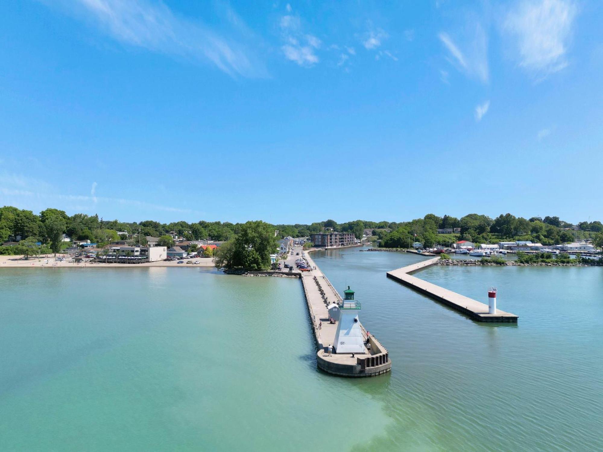 Luxe Lodges On Lake Erie Port Dover Ngoại thất bức ảnh